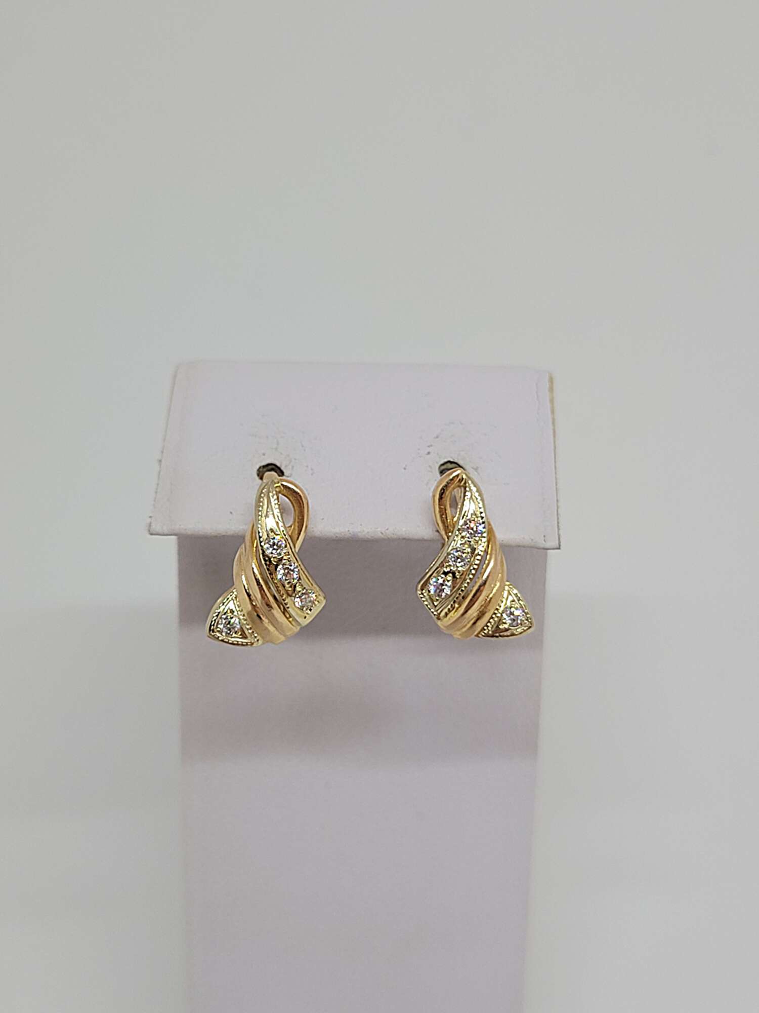 57b79523-afcd-418f-a20c-d984476503b1