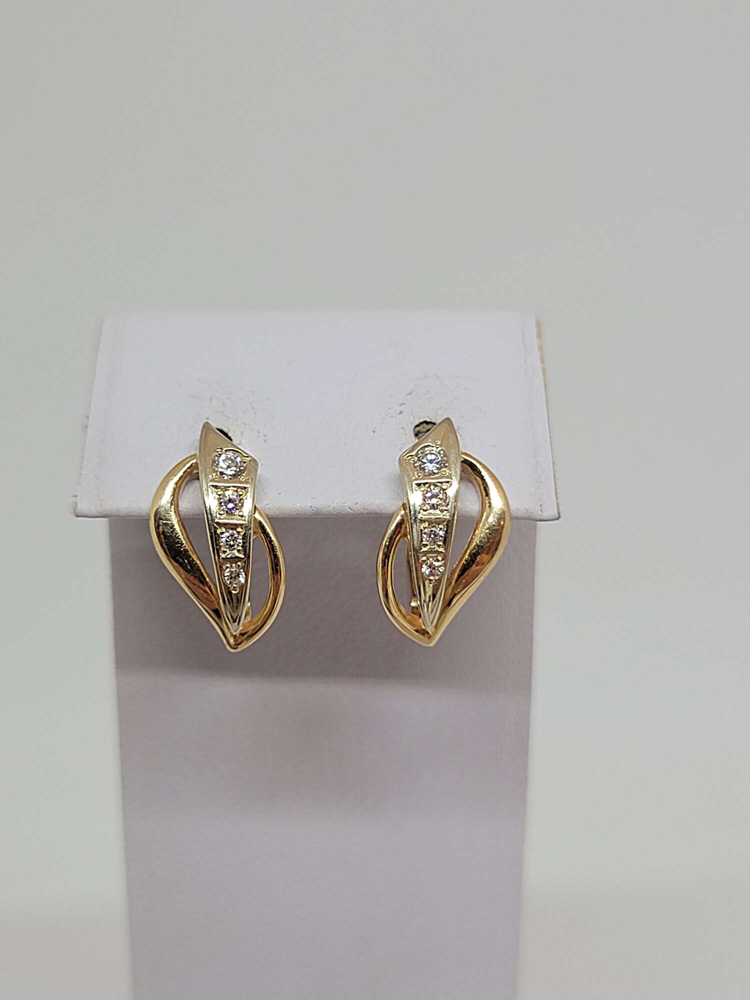 c9457b45-8e09-402a-bcc9-38af34978cba