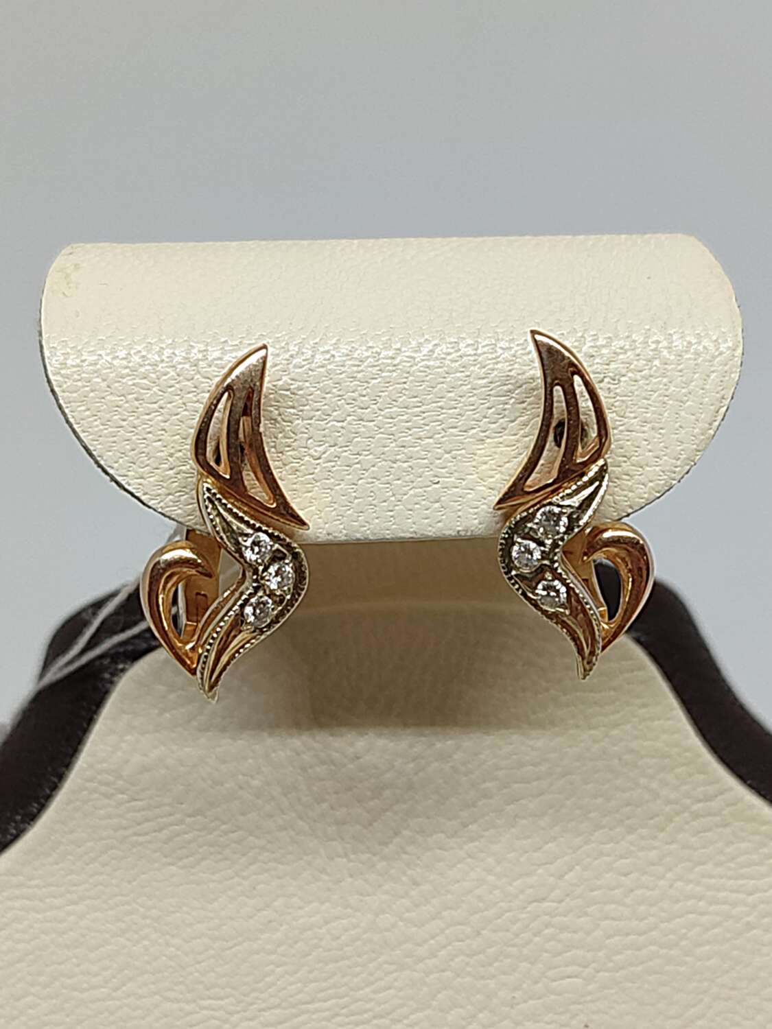 200000165005921 588