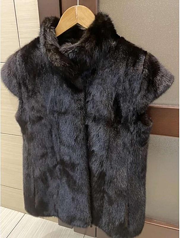 zhiletka-iz-norki-stilnaya-i-modnaya-veshch-v-garderobe-zhenshchiny(1)