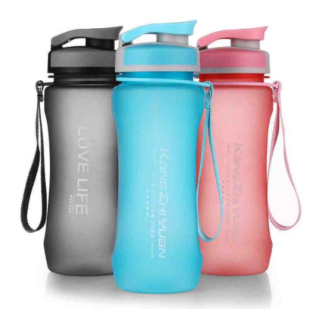 Пластиковая бутылка для воды БУ