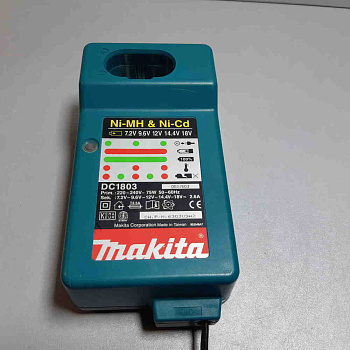 Зарядное устройство Makita DC1803