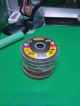 DeWALT DT30602 круг шлифовальный лепестковый