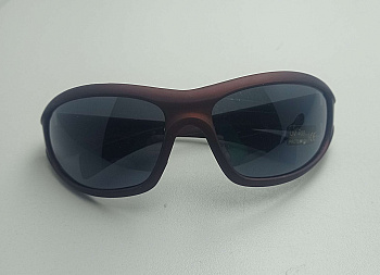 Солнцезащитные очки черные