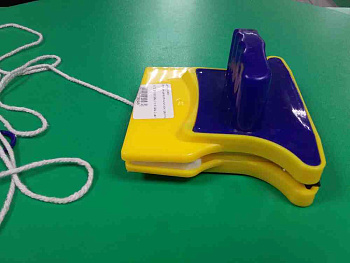 Магнитная щетка для мытья окон с двух сторон