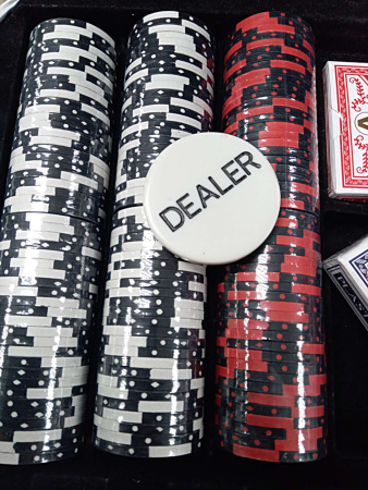 Набор для покера на 300 фишек БУ