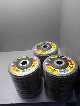 DeWALT DT30602 круг шлифовальный лепестковый