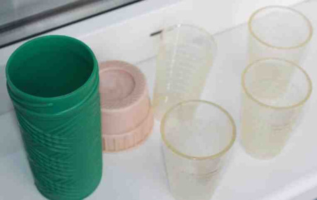 Рюмки пластиковые в футляре 6шт. дорожный набор СССР БУ