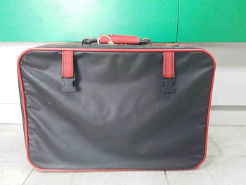 Чемодан дорожный