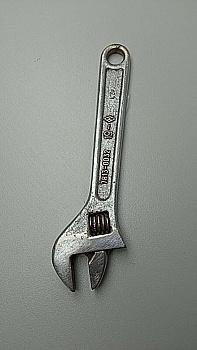 Ключ разводной 19