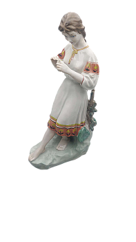 Фарфоровая статуэтка "Гадание на ромашке" полонская фабрика