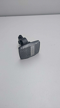 Катафот белый пластмассовый малый (крепеж: пластик. хомут Ø31.8mm)