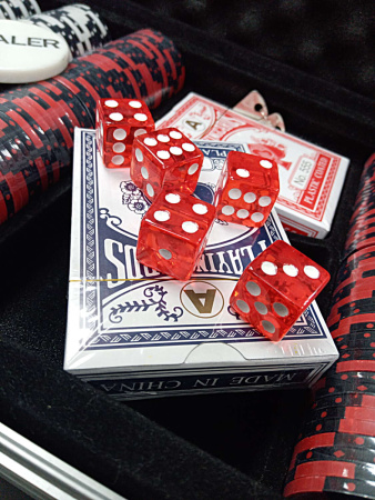 Набор для покера на 300 фишек БУ