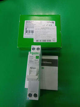Schneider Electric R9D87632
